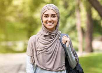 احذر الوقوع في فخ: “الرجل لا يعيبه إلا جيبه”!