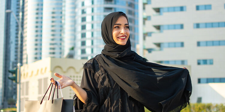 احذر الوقوع في فخ: “الرجل لا يعيبه إلا جيبه”!